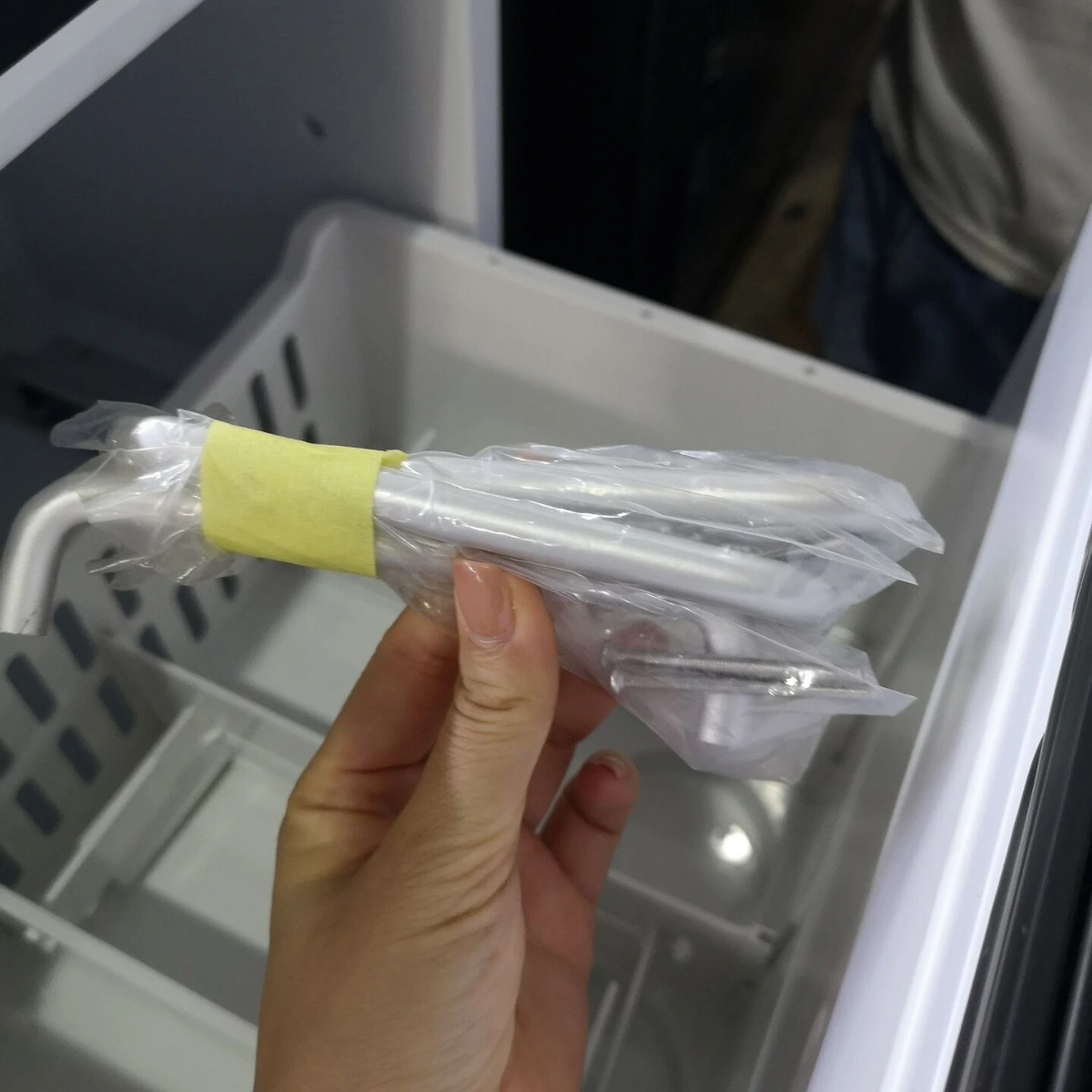 BCH-45B Minibar para Hotel 45 Litros Tipo Cajón - Image 3